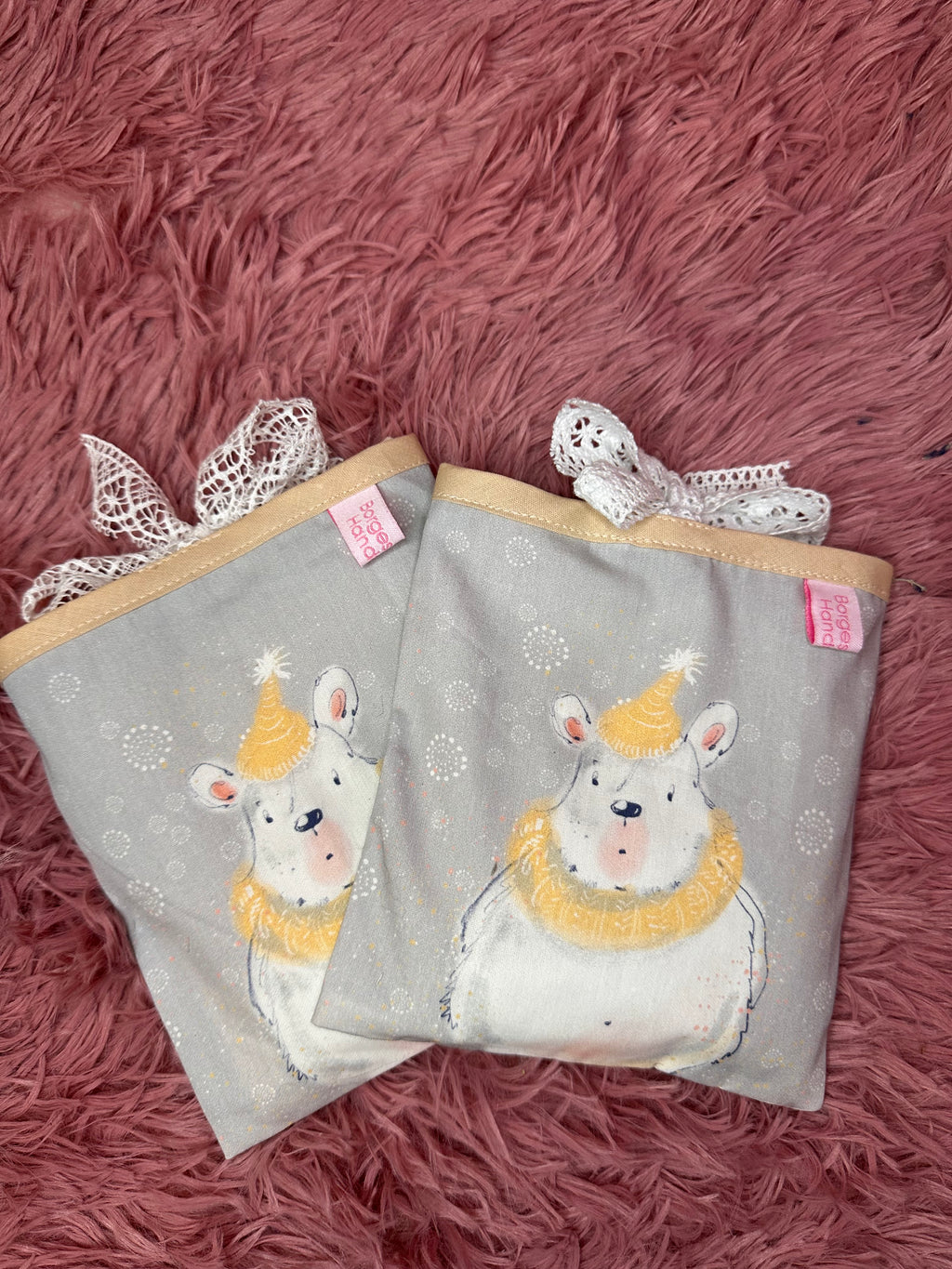 Traubenkern Pouch "Animals" Oso