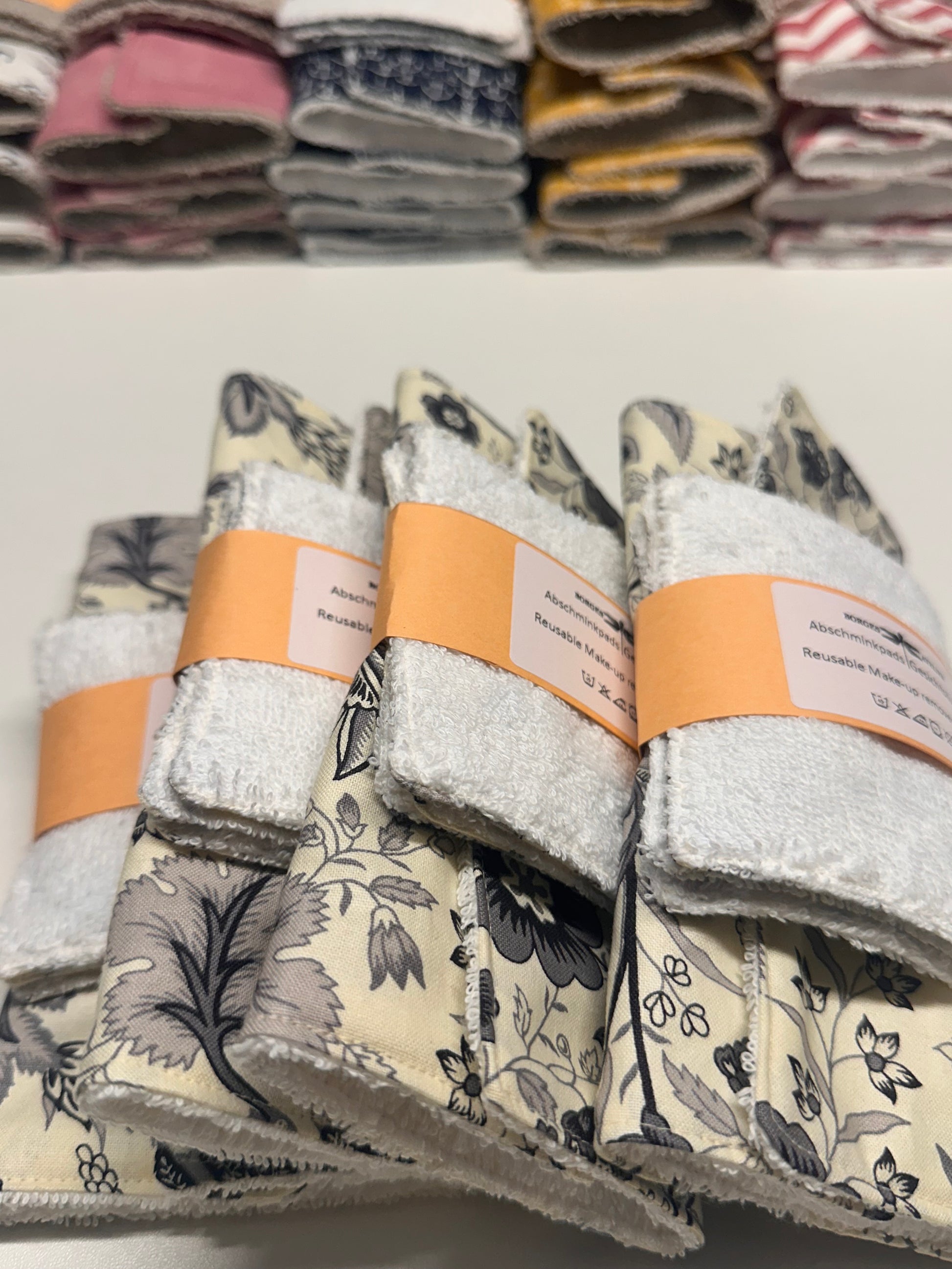 Reusable Make-Up Remover & Towel "Black Flowers"