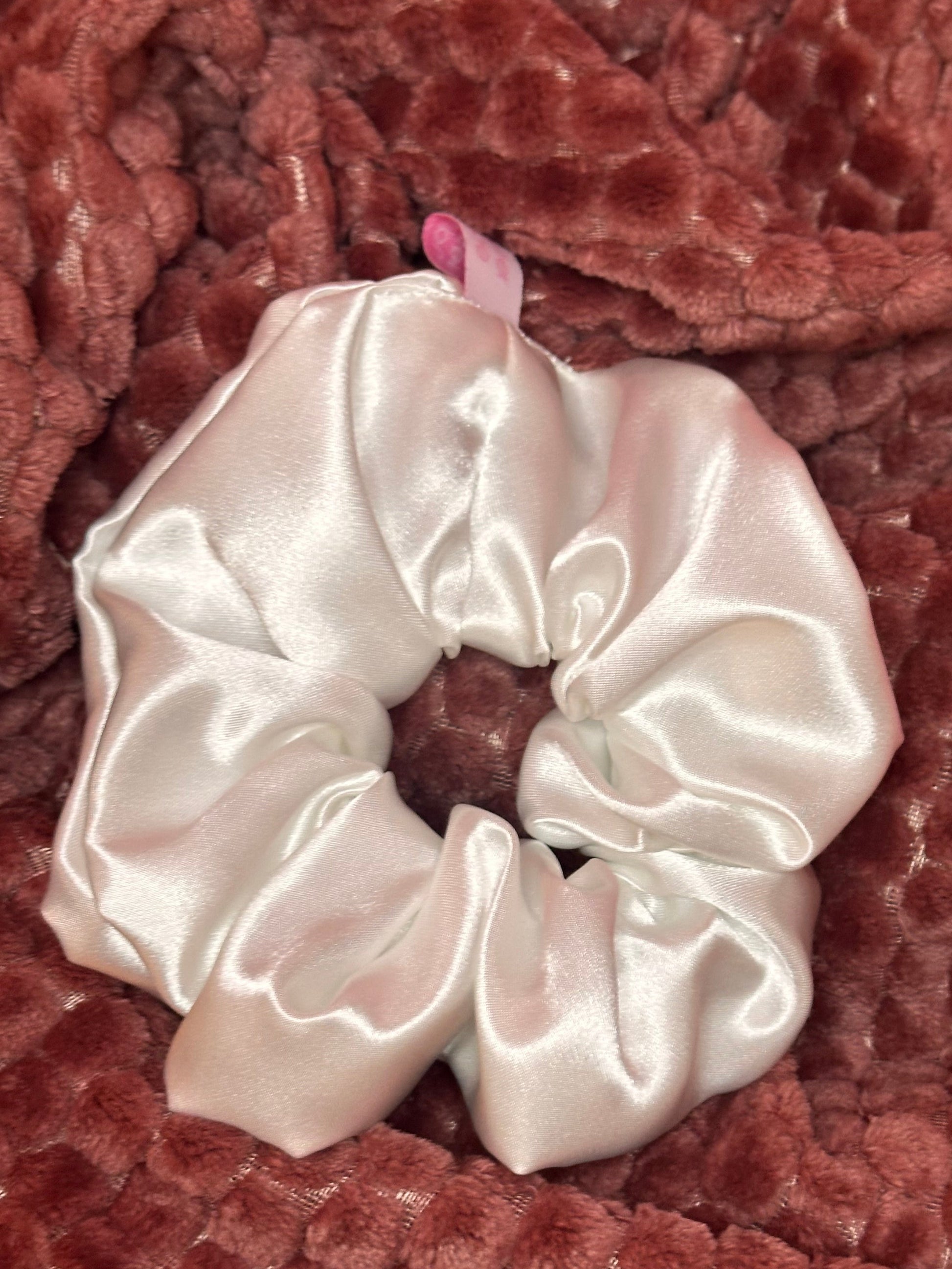 Scrunchies White Heaven